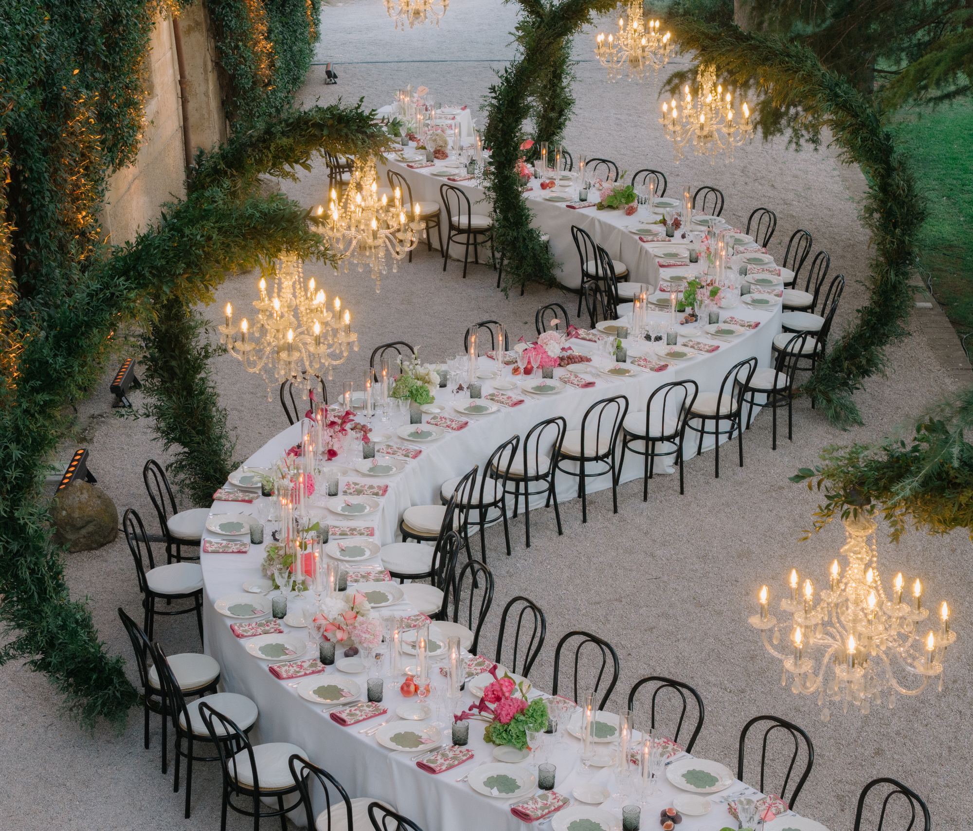 Wedding Decor & Florals in Tuscany: Bespoke Design and Floral Styling