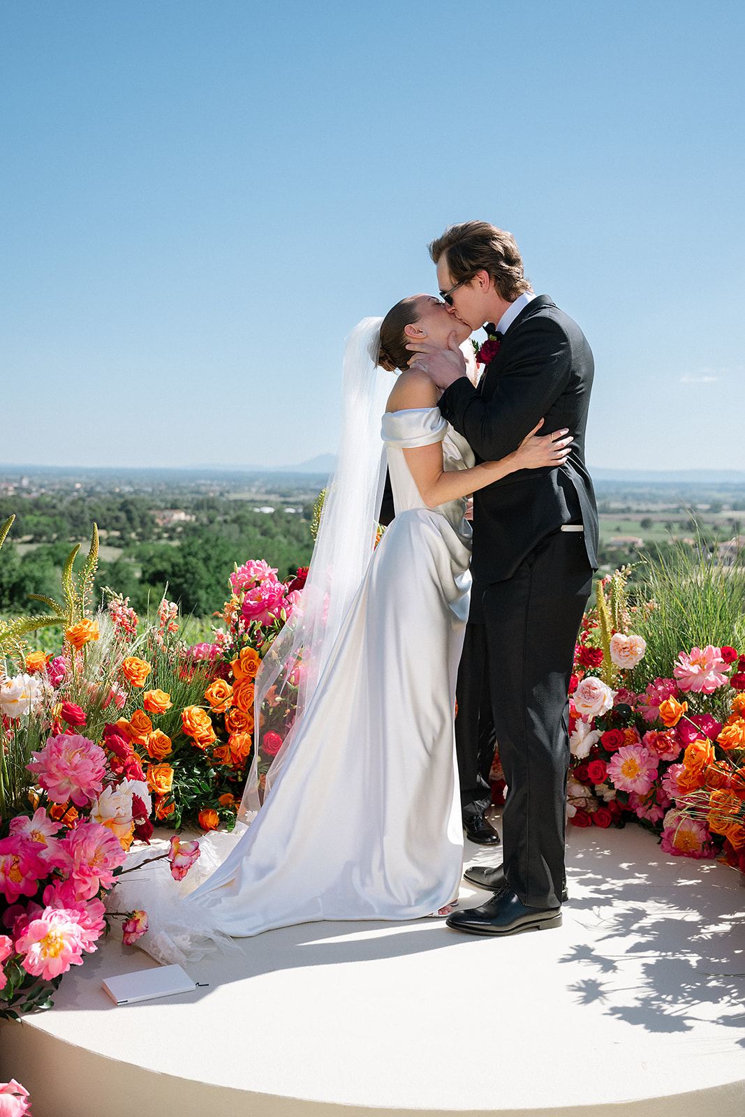 Elopement in Tuscany: Luxury Private & Intimate Weddings